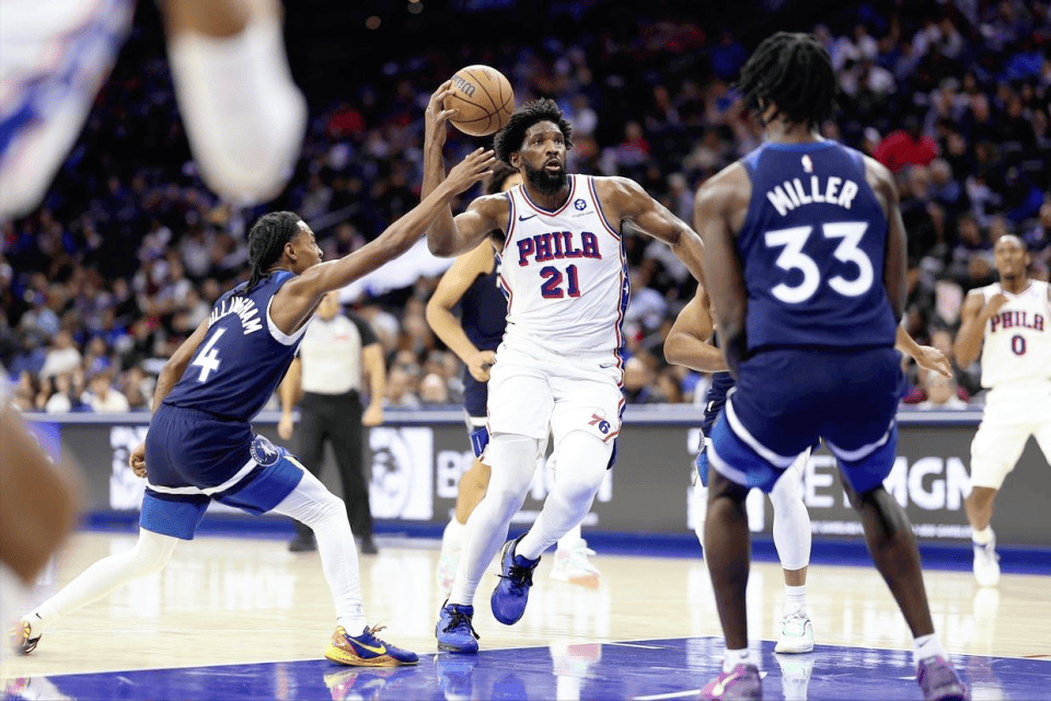 76人完胜猛龙,恩比德扛起全队 76人完胜猛龙,恩比德扛起全队