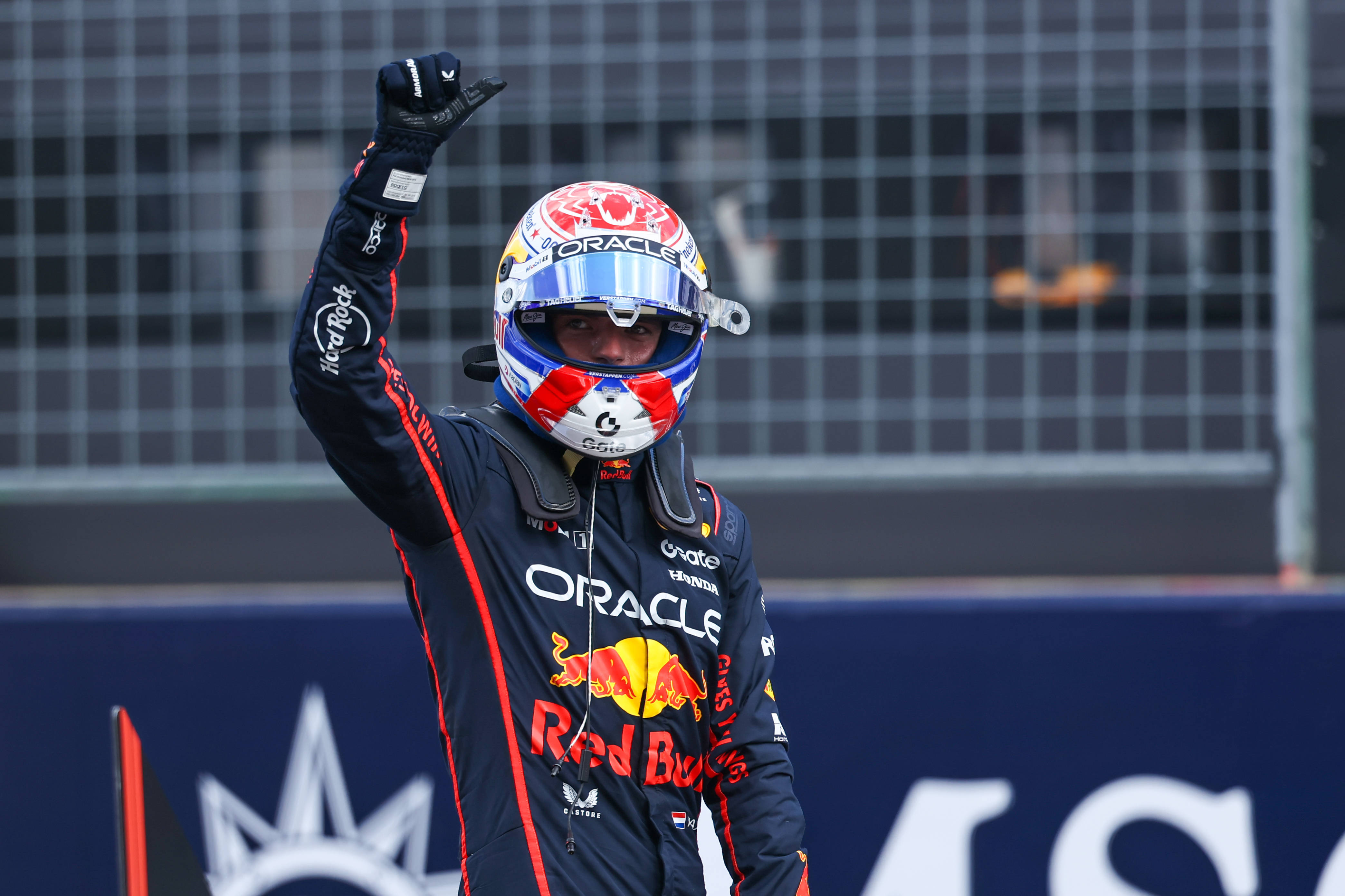 威廉姆斯完胜红牛车队，拉塞尔带队取胜