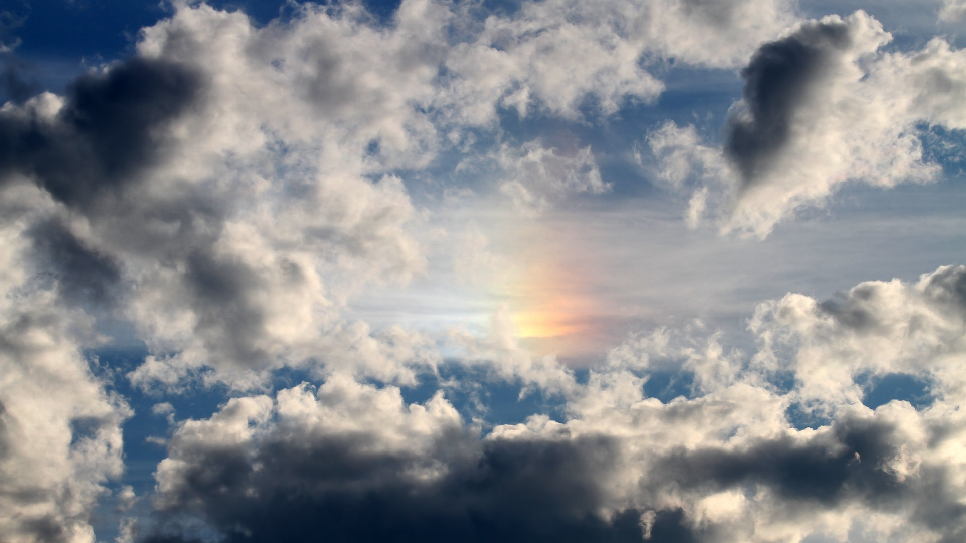 冰岛风暴冻结蓝月,加克波双响拉开晋级窗口